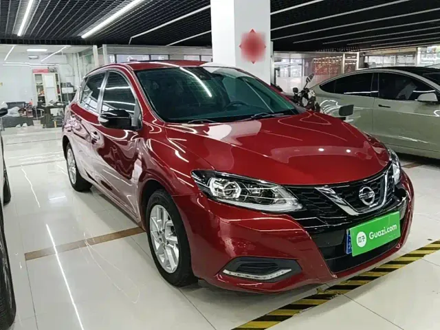 Nissan Tiida — Фото автомобиля 3