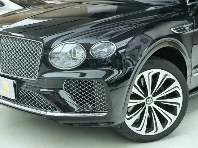 Bentley Bentayga — Фото автомобиля 26