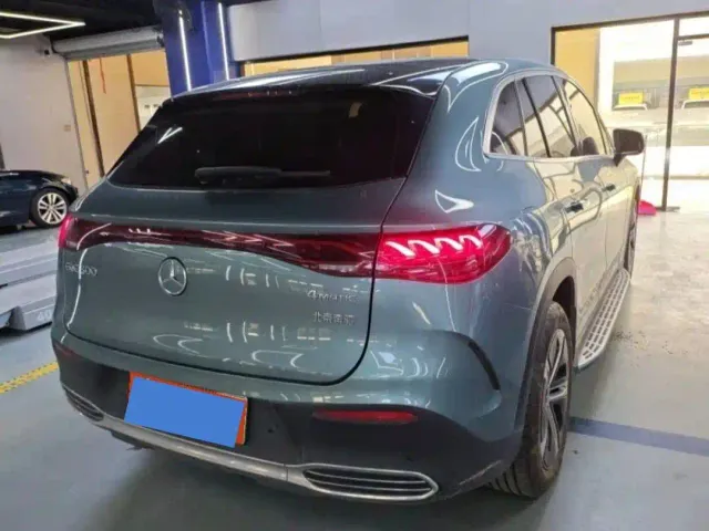 Mercedes-Benz EQE SUV — Фото автомобиля 4