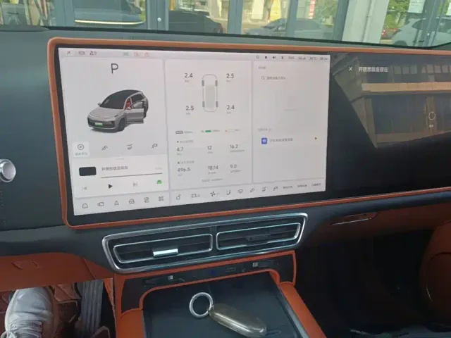 Li Auto L8 — Фото автомобиля 8