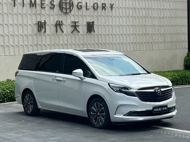 Buick GL8 — Фото автомобиля 2
