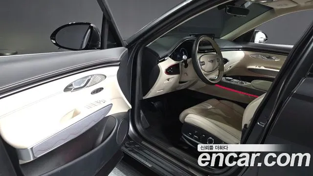 Genesis GV70 2.5T Бензин 2WD — Фото автомобиля 8