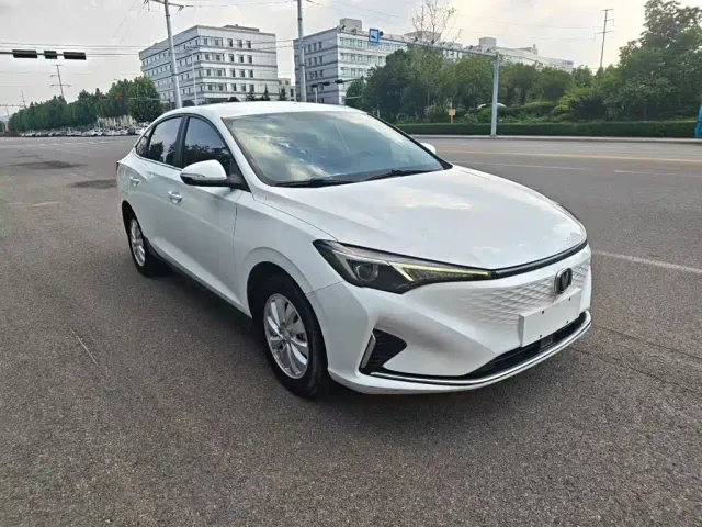 Changan Eado — Фото автомобиля 15
