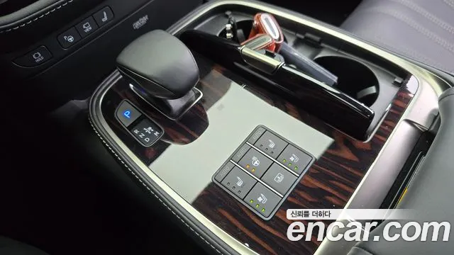 Lexus LS — Фото автомобиля 9