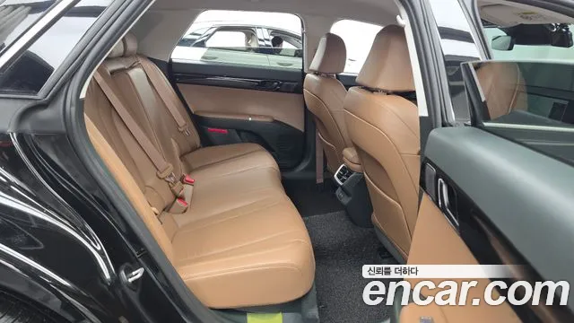 Hyundai Grandeur Grandeur (GN7) 2.5 Бензин 2WD — Фото автомобиля 11