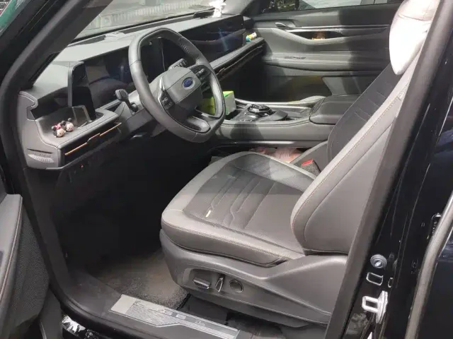 Ford Edge — Фото автомобиля 9