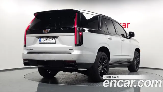 Cadillac Escalade 5th Gen — Фото автомобиля 2