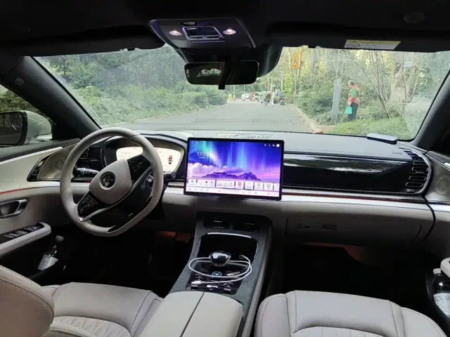 BYD Han — Фото автомобиля 12