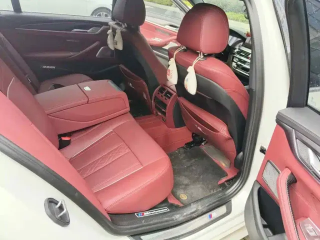 BMW 5 Series — Фото автомобиля 11