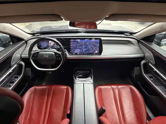 Xpeng P7 — Фото автомобиля 9