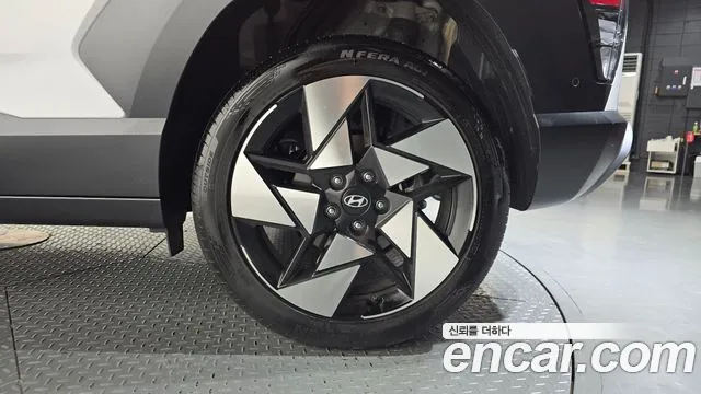 Hyundai Kona Kona (SX2) Бензин 1.6 турбо 2WD — Фото автомобиля 17