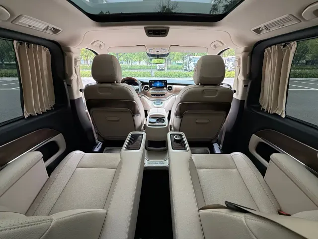 Mercedes-Benz V-Class — Фото автомобиля 13
