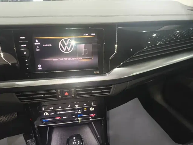 Volkswagen Passat — Фото автомобиля 12