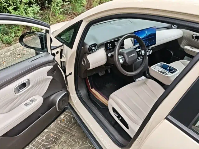 GAC Aion UT — Фото автомобиля 15