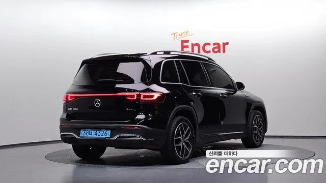Mercedes-Benz EQB X243 — Фото автомобиля 2