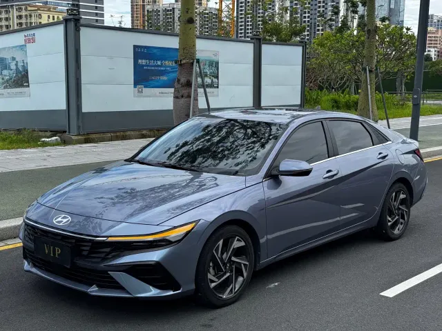 Фотография автомобиля — Hyundai Elantra