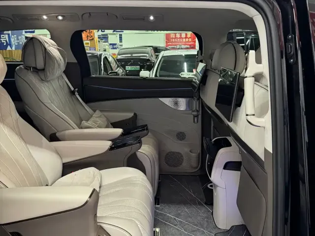 Denza Denza D9 2022 DM-i 970 AWD Flagship — Фото автомобиля 12