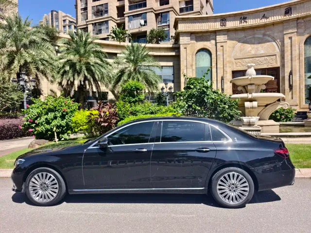 Mercedes-Benz E-Class — Фото автомобиля 4