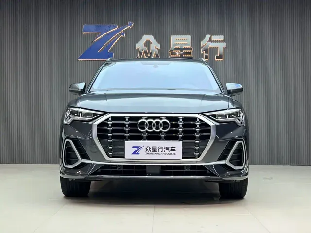Audi Q3 — Фото автомобиля 11