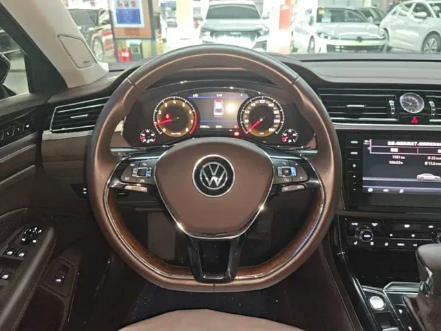 Volkswagen Phideon — Фото автомобиля 10