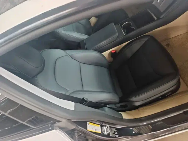 Tesla Model 3 — Фото автомобиля 19