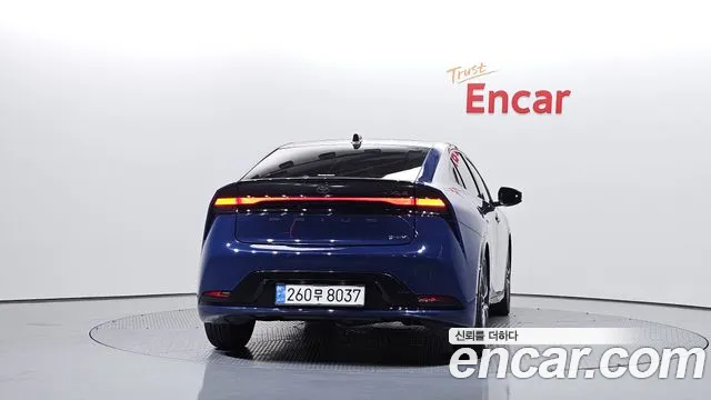 Toyota Prius 5th Gen — Фото автомобиля 4