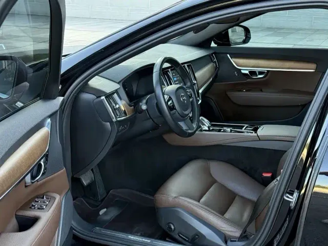 Volvo S90 — Фото автомобиля 4
