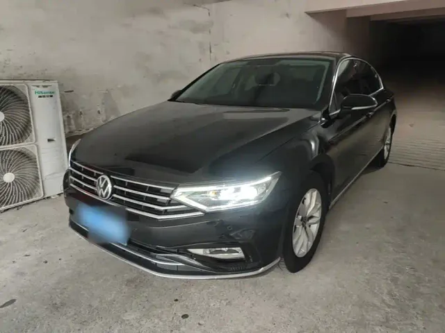 Фотография автомобиля — Volkswagen Magotan
