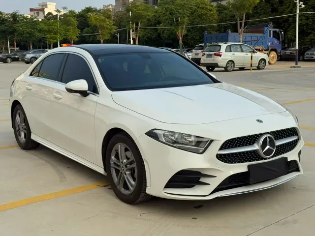 Mercedes-Benz A-Class — Фото автомобиля 3