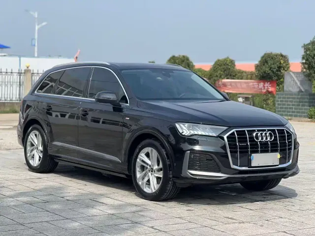 Audi Q7 — Фото автомобиля 3