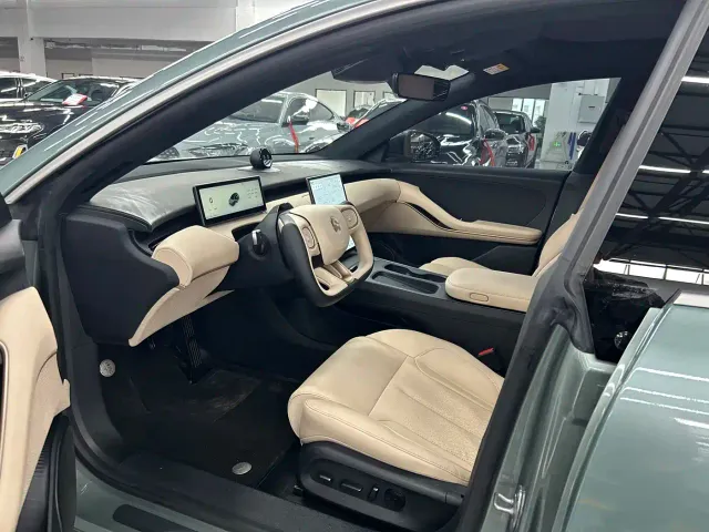 Nio ET5 Touring — Фото автомобиля 4
