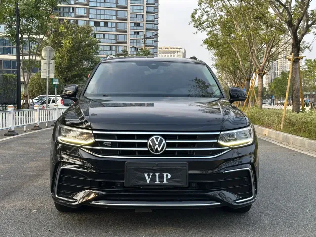Volkswagen Tiguan L — Фото автомобиля 2