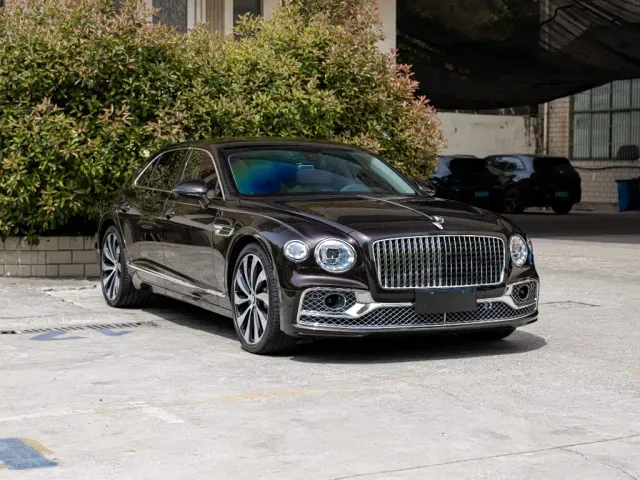 Bentley Flying Spur — Фото автомобиля 3