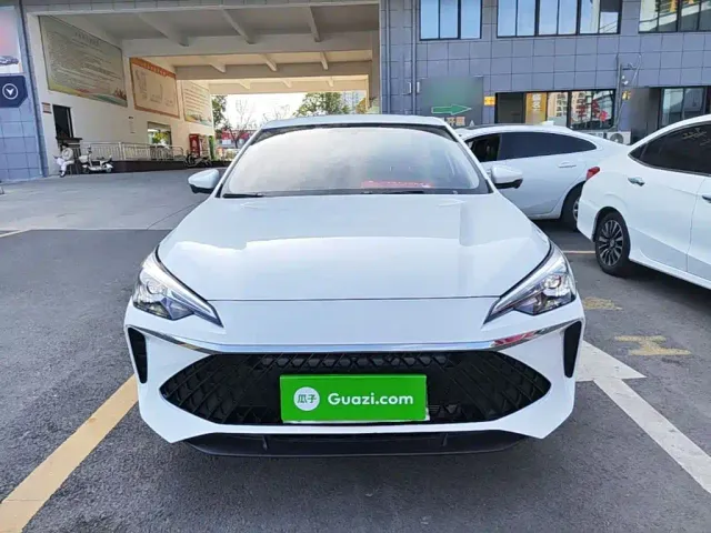 Roewe i5 — Фото автомобиля 2