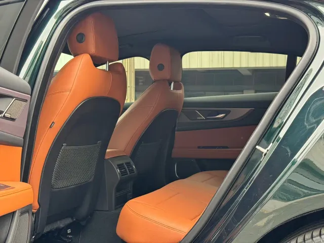 Jaguar XEL — Фото автомобиля 5