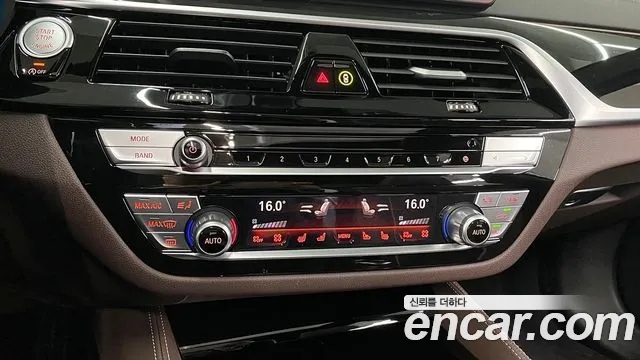 BMW 5-Series — Фото автомобиля 14