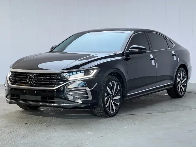 Фотография автомобиля — Volkswagen Passat