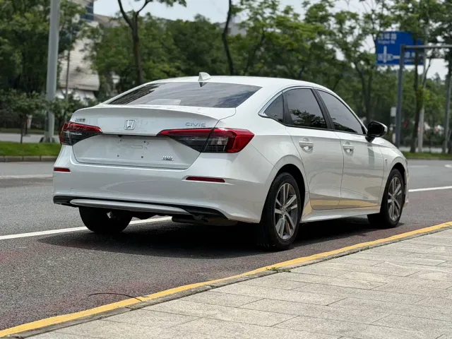 Honda Civic — Фото автомобиля 4
