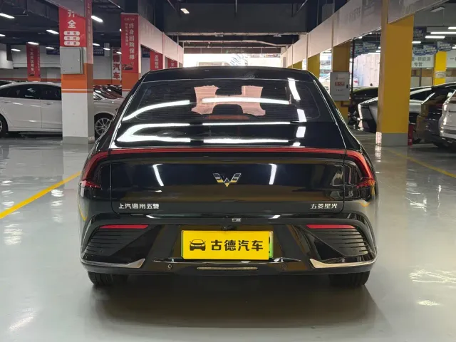 Wuling Starlight — Фото автомобиля 6