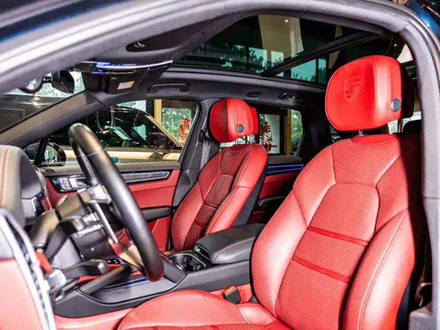 Porsche Cayenne — Фото автомобиля 8