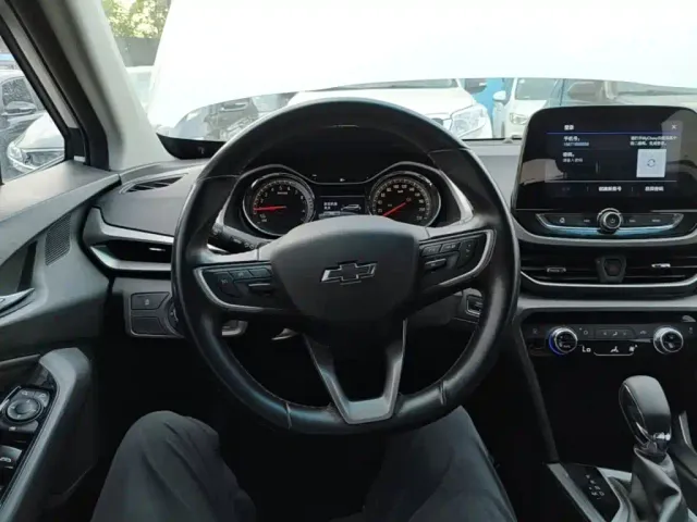 Chevrolet Orlando — Фото автомобиля 10