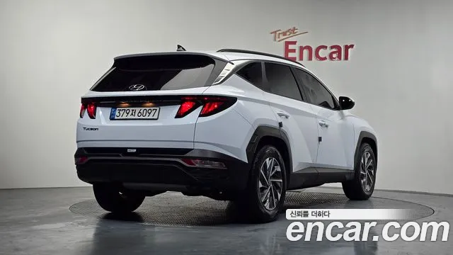 Hyundai Tucson Tucson (NX4) Бензин 1.6 турбо 2WD — Фото автомобиля 2