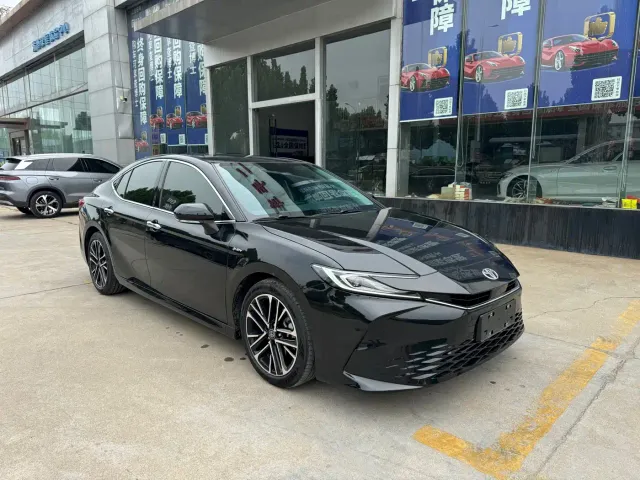 Toyota Camry — Фото автомобиля 3