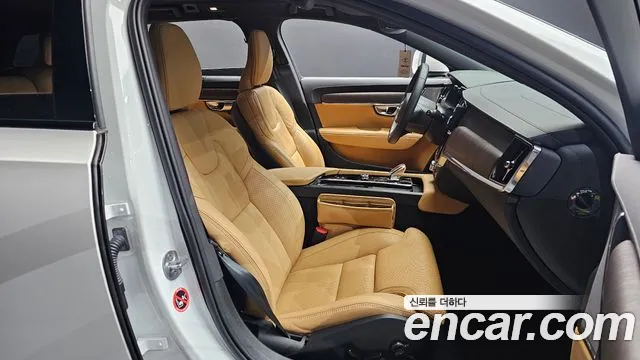Вольво V90 — Фото автомобиля 23