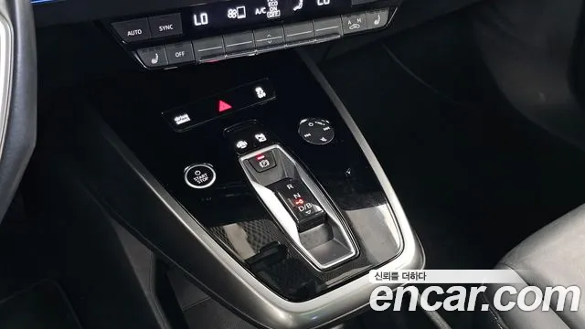 Audi Q4 e-tron F4 — Фото автомобиля 9