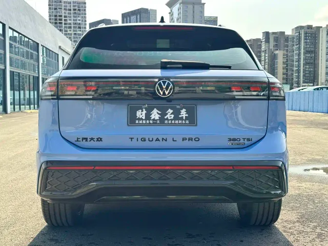 Volkswagen Tiguan L — Фото автомобиля 10