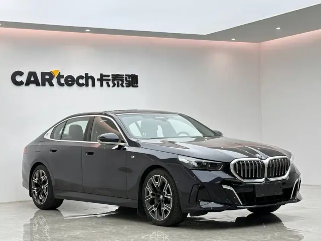 BMW 5 Series — Фото автомобиля 6