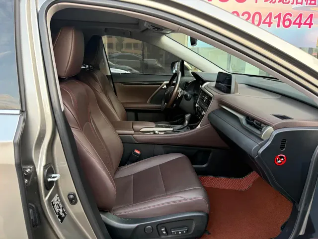 Lexus RX — Фото автомобиля 5
