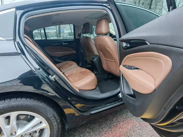 Buick Regal — Фото автомобиля 7
