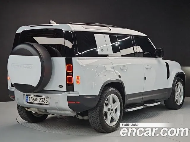 Land Rover Defender — Фото автомобиля 4